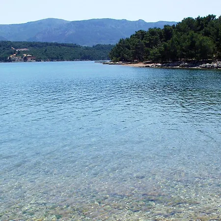 Triple Vrboska 4600b Split