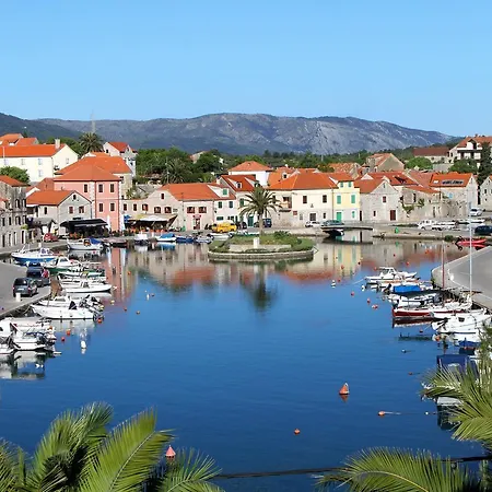 Pensionat Triple Vrboska 4600b Split