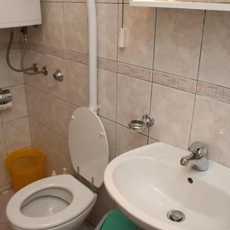 Pensionat Triple Vrboska 4600b 3*